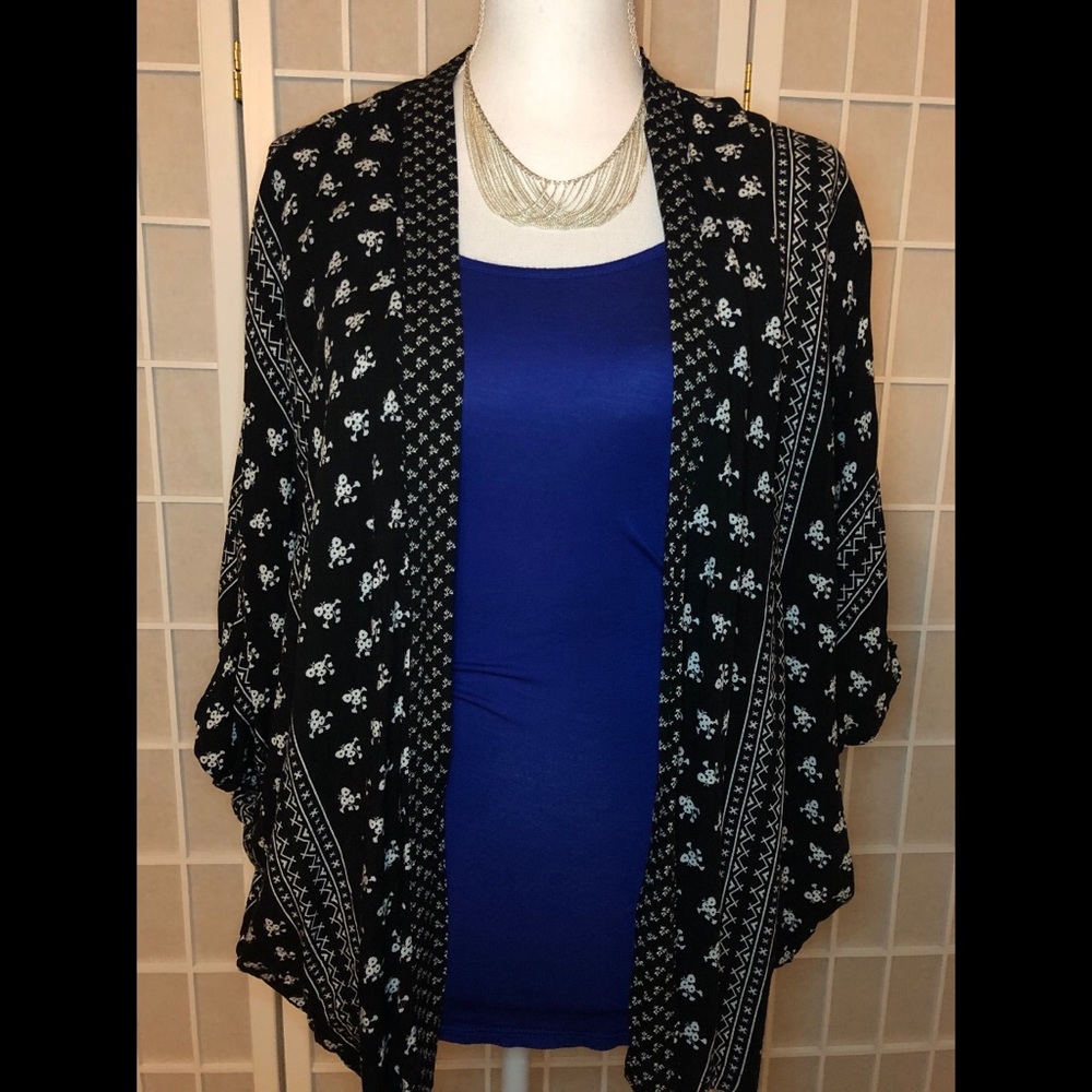 Floral Black & White Kimono